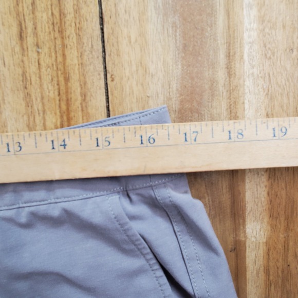 Faherty All Day Shorts Mens 33 Grey Hybrid Quick Dry Stretch MSC0013 - Picture 3 of 10